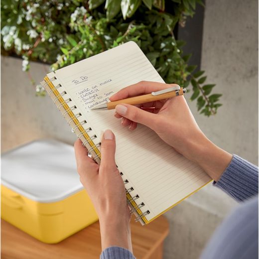 Cuaderno Wiro Leitz Cosy. Tapas duras. 80 hojas rayado horizontal, DIN B5, amarillo