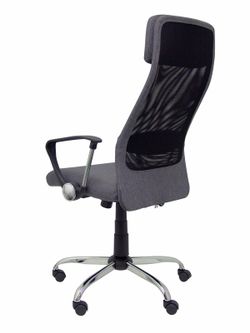 FORÖL Modelo  Esteras- Silla de dirección ergonómica con mecanismo basculante, brazos fijos y regulable en altura - Respaldo de malla transpirable con cabecero y asiento tapizado en tela color gris.