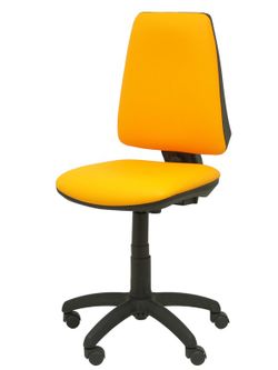 Modelo 14CP  Silla de oficina ergonómica con mecanismo permanente y regulable en altura  Asiento y respaldo tapizados en similpiel color naranja.