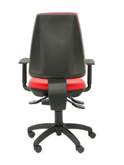 Modelo 14S  Silla de oficina ergonómica con mecanismo sincro, regulable en altura y ruedas de parqué  Asiento y respaldo tapizados en similpiel color rojo