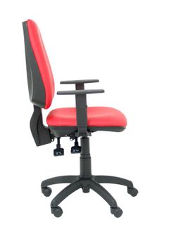 Modelo 14S  Silla de oficina ergonómica con mecanismo sincro, regulable en altura y ruedas de parqué  Asiento y respaldo tapizados en similpiel color rojo