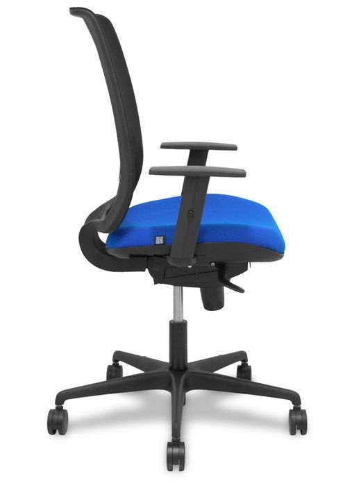 Modelo Alares - Silla de oficina ergonómica con mecanismo sincro, brazos regulables y ajustable en altura - Respaldo de malla transpirable en color negro y asiento tapizados en tejido BALI color azul.