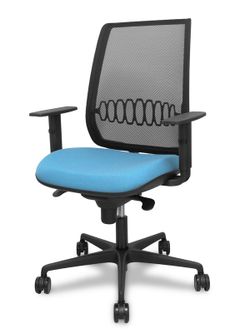 Modelo Alares - Silla de oficina ergonómica con mecanismo sincro, brazos regulables y ajustable en altura - Respaldo de malla transpirable en color negro y asiento tapizados en tejido BALI color azul cielo.