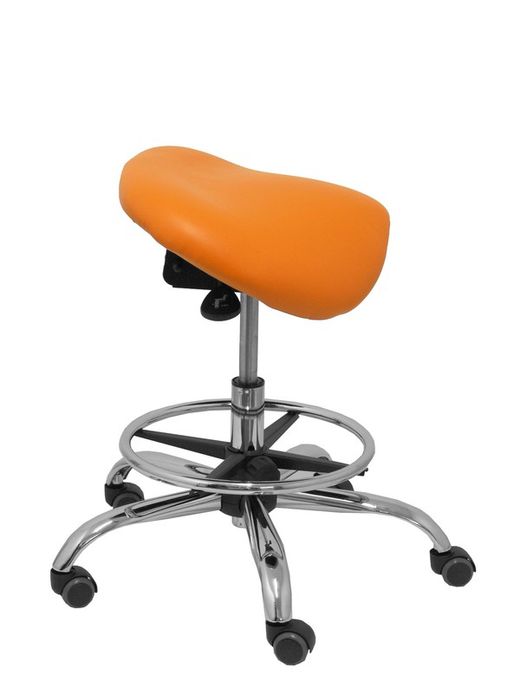Modelo Alatoz. Taburete clínico giratorio y ergonómico con asiento anatómico y regulable en altura (aro reposapiés cromado INCLUIDO)  Asiento tapizado en similpiel color naranja (FÁCIL DE LIMPIAR)