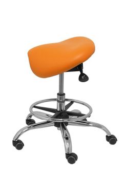 Modelo Alatoz. Taburete clínico giratorio y ergonómico con asiento anatómico y regulable en altura (aro reposapiés cromado INCLUIDO)  Asiento tapizado en similpiel color naranja (FÁCIL DE LIMPIAR)