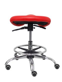 Modelo Alatoz. Taburete clínico giratorio y ergonómico con asiento anatómico y regulable en altura (aro reposapiés cromado INCLUIDO). Asiento tapizado en similpiel color rojo (FÁCIL DE LIMPIAR)