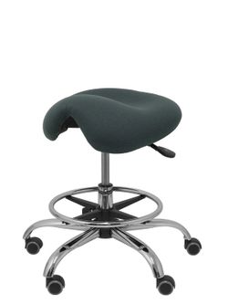 Modelo Alatoz. Taburete clínico giratorio y ergonómico con asiento anatómico y regulable en altura(aro reposapiés cromado INCLUIDO)  Asiento tapizado en tejido BALI color gris oscuro.