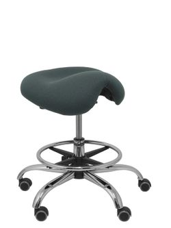 Modelo Alatoz. Taburete clínico giratorio y ergonómico con asiento anatómico y regulable en altura(aro reposapiés cromado INCLUIDO)  Asiento tapizado en tejido BALI color gris oscuro.