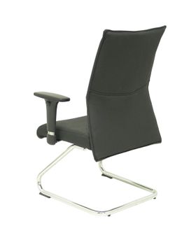 Modelo Albacete confidente patín - Sillón confidente ergonómico para visitas con patín cromado - Asiento y respaldo tapizados en piel color negro