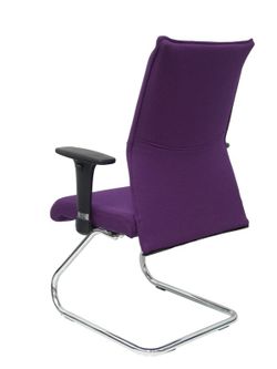 Modelo Albacete confidente patín  Sillón confidente ergonómico para visitas con patín cromado  Asiento y respaldo tapizados en tejido BALI color morado