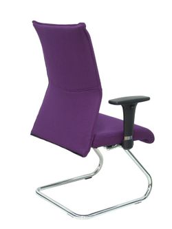 Modelo Albacete confidente patín  Sillón confidente ergonómico para visitas con patín cromado  Asiento y respaldo tapizados en tejido BALI color morado