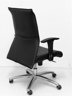 Modelo Albacete confidente - Sillón confidente ergonómico para visitas con mecanismo sincro y regulable en altura - Asiento y respaldo tapizados en similpiel color negro