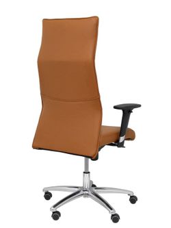Modelo Albacete - Sillón de dirección ergonómico con mecanismo sincro y regulable en altura - Asiento y respaldo tapizados en piel color marrón