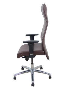 Modelo Albacete - Sillón de dirección ergonómico con mecanismo sincro y regulable en altura - Asiento y respaldo tapizados en similpiel color marrón oscuro.
