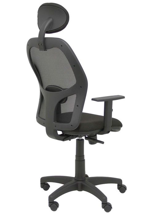 Modelo Alocén - Silla de oficina ergonómica con mecanismo sincro, brazos regulables y ajustable en altura - Respaldo de malla transpirable en color negro con cabecero fijo y asiento tapizados en tejido BALI color negro.