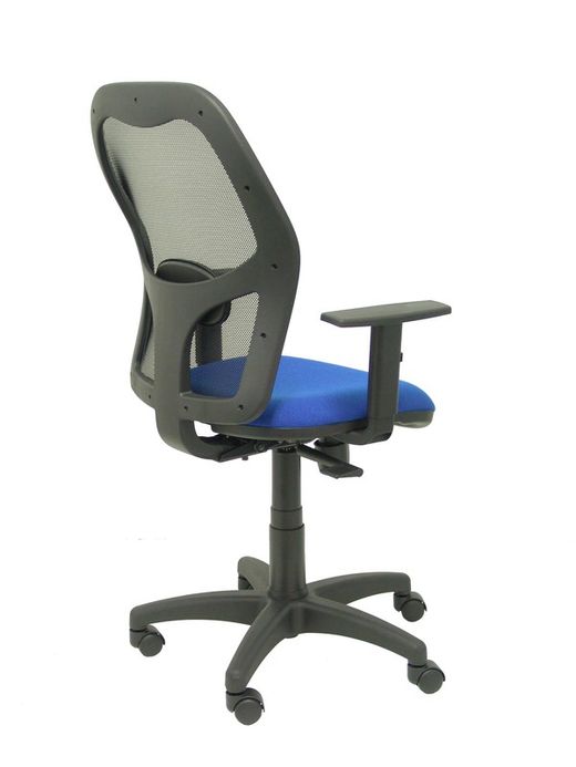 Modelo Alocén - Silla de oficina ergonómica con mecanismo sincro, brazos regulables y ajustable en altura - Respaldo de malla transpirable en color negro y asiento tapizados en tejido BALI color azul