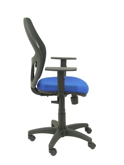 Modelo Alocén - Silla de oficina ergonómica con mecanismo sincro, brazos regulables y ajustable en altura - Respaldo de malla transpirable en color negro y asiento tapizados en tejido BALI color azul