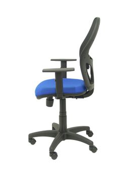 Modelo Alocén - Silla de oficina ergonómica con mecanismo sincro, brazos regulables y ajustable en altura - Respaldo de malla transpirable en color negro y asiento tapizados en tejido BALI color azul