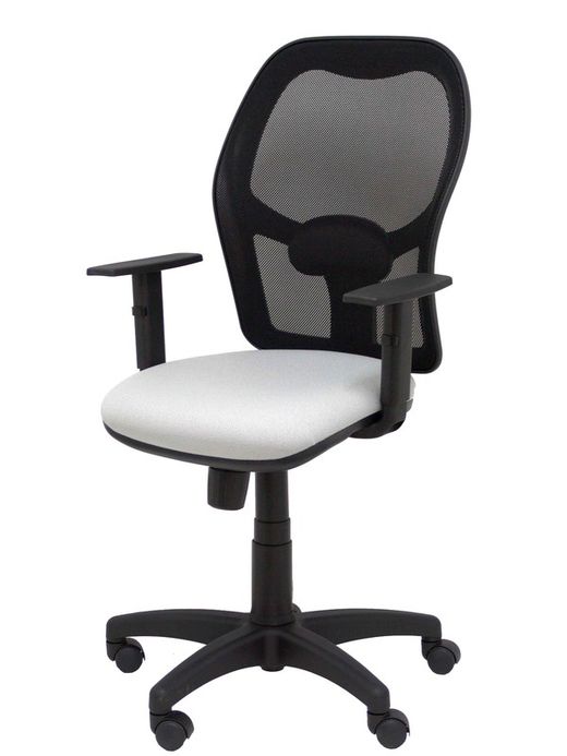 Modelo Alocén - Silla de oficina ergonómica con mecanismo sincro, brazos regulables y ajustable en altura - Respaldo de malla transpirable en color negro y asiento tapizados en tejido BALI color gris claro.
