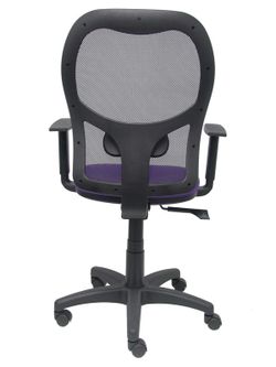 Modelo Alocén - Silla de oficina ergonómica con mecanismo sincro, brazos regulables y ajustable en altura - Respaldo de malla transpirable en color negro y asiento tapizados en tejido BALI color lila.