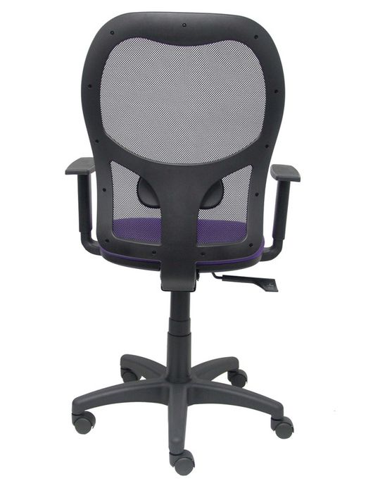 Modelo Alocén - Silla de oficina ergonómica con mecanismo sincro, brazos regulables y ajustable en altura - Respaldo de malla transpirable en color negro y asiento tapizados en tejido BALI color lila.