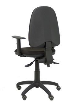 Modelo Ayna S - Silla de oficina ergonómica con mecanismo asincro y regulable en altura - Asiento y respaldo tapizados en tejido BALI color negro. Brazos regulables en altura.