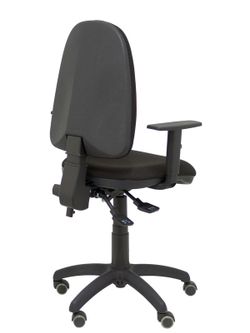 Modelo Ayna S - Silla de oficina ergonómica con mecanismo asincro y regulable en altura - Asiento y respaldo tapizados en tejido BALI color negro. Brazos regulables en altura.