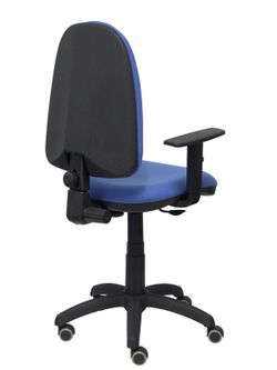 Modelo Ayna - Silla de oficina ergonómica con mecanismo de contacto permanente, regulable en altura y ruedas de parqué - Asiento y respaldo tapizados en tejido BALI color azul claro (BRAZOS REGULABLES EN ALTURA)