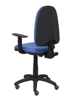 Modelo Ayna - Silla de oficina ergonómica con mecanismo de contacto permanente, regulable en altura y ruedas de parqué - Asiento y respaldo tapizados en tejido BALI color azul claro (BRAZOS REGULABLES EN ALTURA)