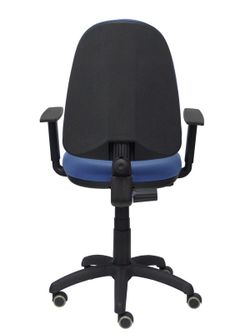 Modelo Ayna - Silla de oficina ergonómica con mecanismo de contacto permanente, regulable en altura y ruedas de parqué - Asiento y respaldo tapizados en tejido BALI color azul claro (BRAZOS REGULABLES EN ALTURA)