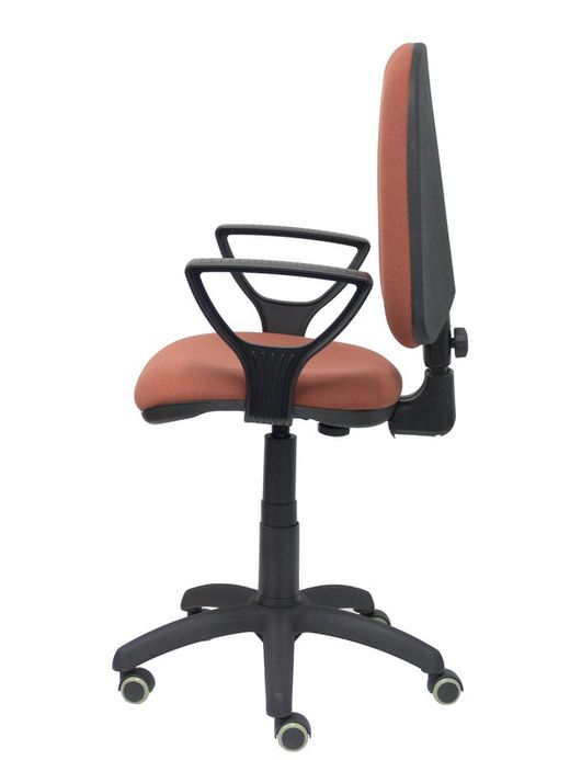 Modelo Ayna - Silla de oficina ergonómica con mecanismo de contacto permanente, regulable en altura y ruedas de parqué - Asiento y respaldo tapizados en tejido BALI color marrón (BRAZOS FIJOS INCLUIDOS)