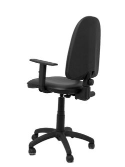 Modelo Ayna - Silla de oficina ergonómica con mecanismo de contacto permanente y regulable en altura - Asiento y respaldo tapizados en similpiel color negro (BRAZOS REGULABLES INCLUIDOS)
