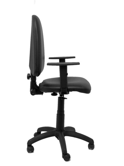 Modelo Ayna - Silla de oficina ergonómica con mecanismo de contacto permanente y regulable en altura - Asiento y respaldo tapizados en similpiel color negro (BRAZOS REGULABLES INCLUIDOS)
