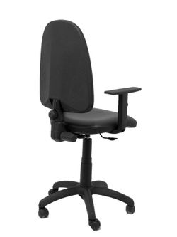 Modelo Ayna - Silla de oficina ergonómica con mecanismo de contacto permanente y regulable en altura - Asiento y respaldo tapizados en similpiel color negro (BRAZOS REGULABLES INCLUIDOS)