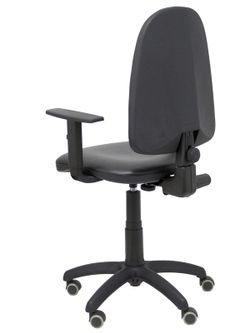 Modelo Ayna - Silla de oficina ergonómica con mecanismo de contacto permanente y regulable en altura - Asiento y respaldo tapizados en similpiel color negro (BRAZOS REGULABLES INCLUIDOS)