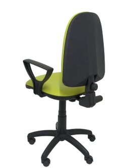 Modelo Ayna - Silla de oficina ergonómica con mecanismo de contacto permanente y regulable en altura - Asiento y respaldo tapizados en similpiel color verde pistacho (BRAZOS FIJOS INCLUIDOS)