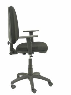 Modelo Ayna - Silla de oficina ergonómica con mecanismo de contacto permanente y regulable en altura - Asiento y respaldo tapizados en tejido BALI color negro (BRAZOS REGULABLES EN ALTURA)