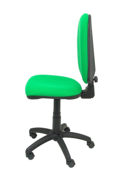 Modelo Ayna  Silla de oficina ergonómica con mecanismo de contacto permanente y regulable en altura  Asiento y respaldo tapizados en tejido BALI color verde