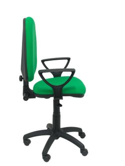 Modelo Ayna  Silla de oficina ergonómica con mecanismo de contacto permanente y regulable en altura  Asiento y respaldo tapizados en tejido BALI color verde