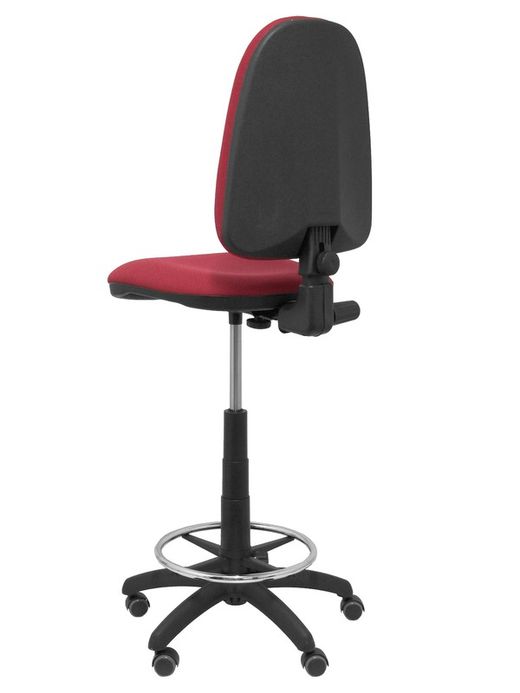 Modelo Ayna Taburete - Taburete ergonómico con mecanismo de contacto permanente, regulable en altura, aro reposapiés y ruedas de parqué - Asiento y respaldo tapizados en tejido BALI color granate