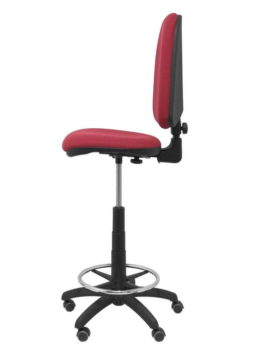 Modelo Ayna Taburete - Taburete ergonómico con mecanismo de contacto permanente, regulable en altura, aro reposapiés y ruedas de parqué - Asiento y respaldo tapizados en tejido BALI color granate