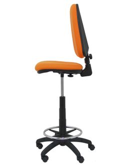 Modelo Ayna Taburete - Taburete ergonómico con mecanismo de contacto permanente, regulable en altura y aro reposapiés - Asiento y respaldo tapizados en tejido BALI color naranja