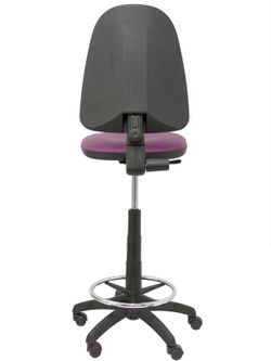 Modelo Ayna Taburete - Taburete ergonómico con mecanismo de contacto permanente, regulable en altura y aro reposapiés - Asiento y respaldo tapizados en tejido símilpiel color morado