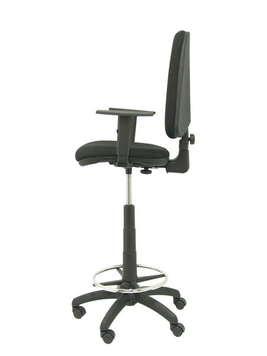 Modelo Ayna Taburete - Taburete ergonómico con mecanismo de contacto permanente, regulable en altura y aro reposapiés - Brazos regulables de serie - Asiento y respaldo tapizados en tejido BALI color negro
