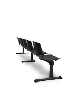 Modelo Bancada Iso plastic - Bancada de espera de cinco plazas y estructura de hierro en color negro - Asiento y respaldo en PVC color negro