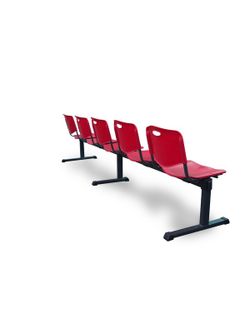 Modelo Bancada Iso plastic - Bancada de espera de cinco plazas y estructura de hierro en color negro - Asiento y respaldo en PVC color rojo