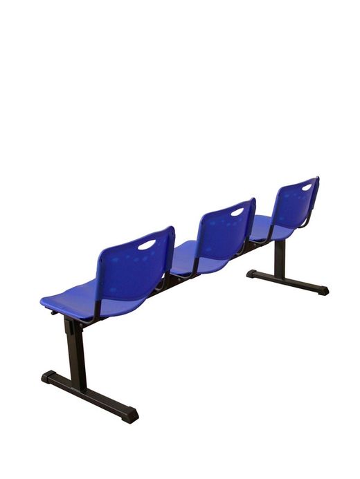 Modelo Bancada Iso plastic - Bancada de espera de tres plazas y estructura de hierro en color negro - Asiento y respaldo en PVC color azul