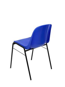 Modelo Beta  Pack 2 sillas confidente ergonómica, apilable y con estructura negra.  Asiento y respaldo de PVC de color azul.