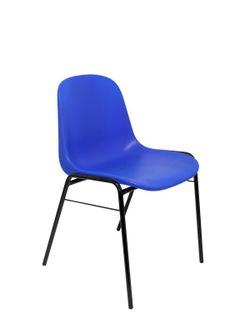 Modelo Beta  Pack 2 sillas confidente ergonómica, apilable y con estructura negra.  Asiento y respaldo de PVC de color azul.