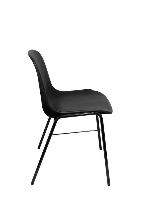Modelo Beta - Pack 4 sillas confidente ergonómica, apilable y con estructura negra  Asiento y respaldo de PVC de color negro